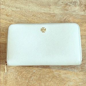 Tory Burch creme wallet
